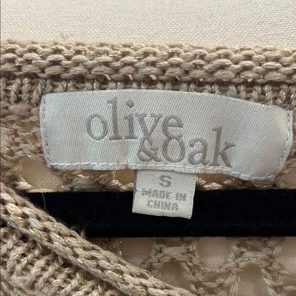 Olive & Oak V-Neck Open-Knit Sweater in Beige   JT - Picture 2 of 4
